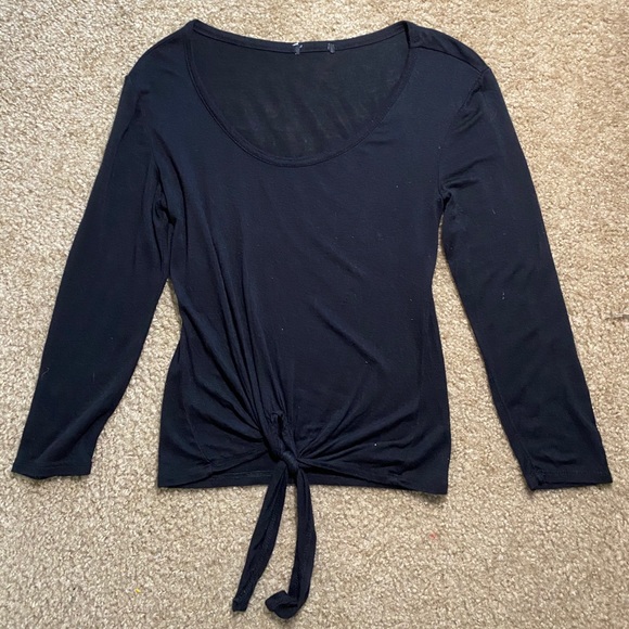 Forever 21 Black Top - Picture 1 of 5
